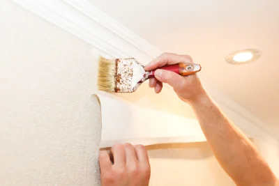 Pose de papier peint à Cheverny — revêtements muraux et toiles de verre